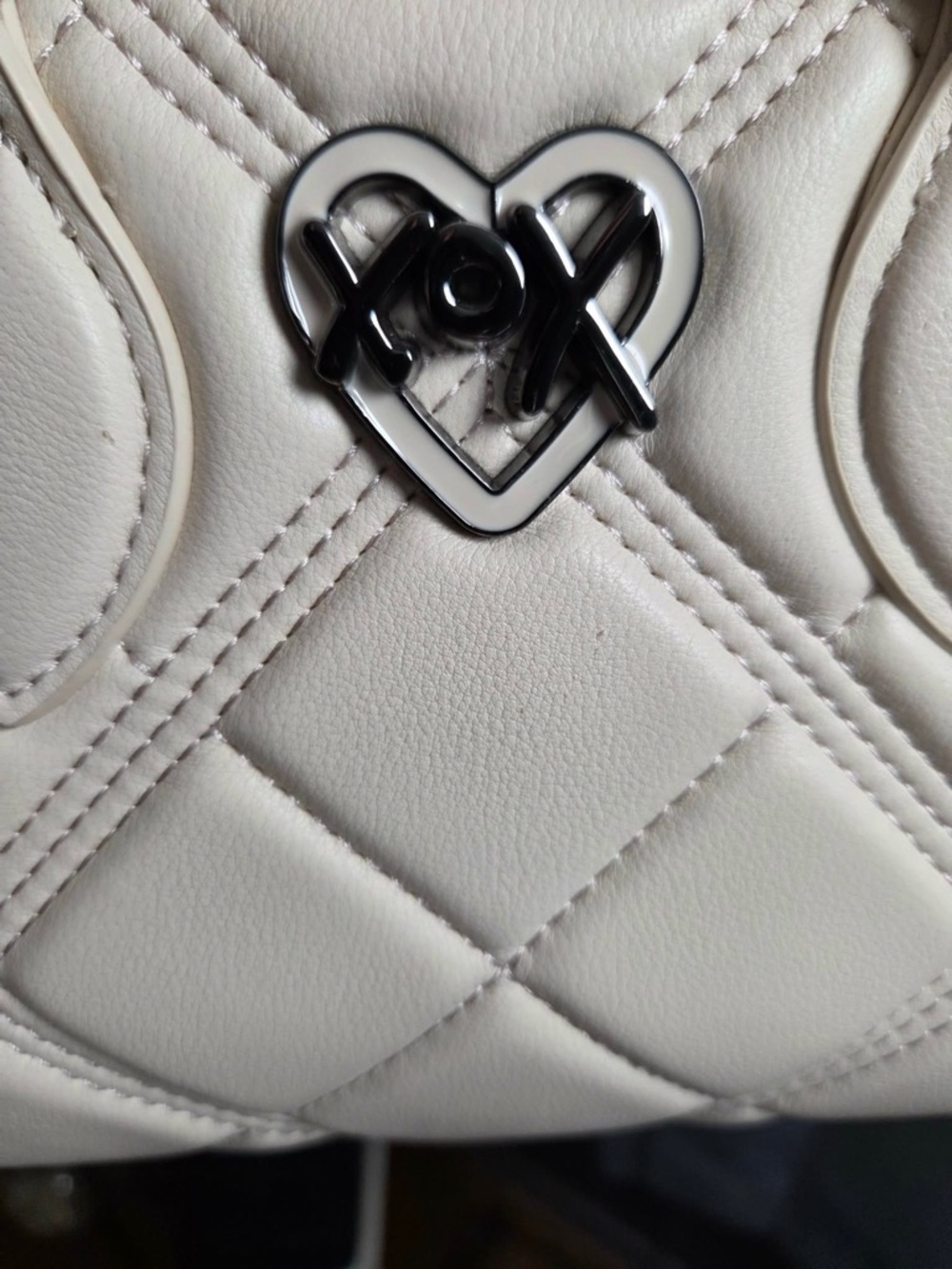 White Quilted Heart Accent Satchel Bag - Women - Picture 2 of 10